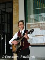 * Z DĚNÍ VE MĚSTĚ